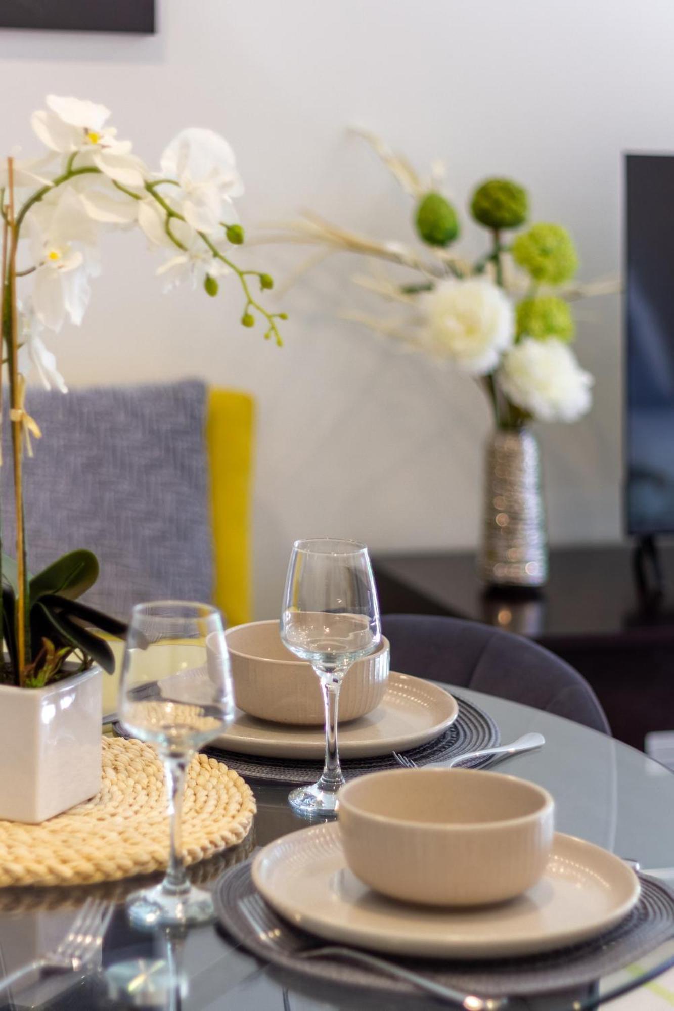 Central Escape On Cashel Street 2 Bed 2 Bath ไครสต์เชิร์ช ภายนอก รูปภาพ