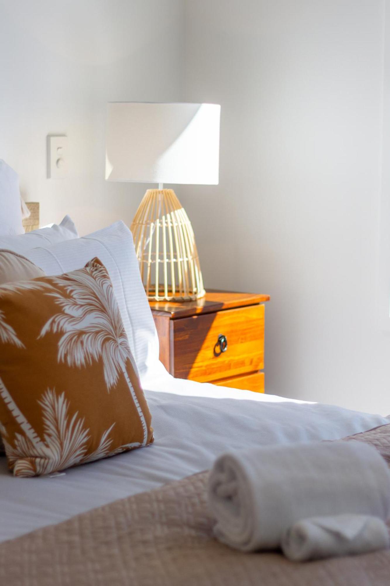 Central Escape On Cashel Street 2 Bed 2 Bath ไครสต์เชิร์ช ภายนอก รูปภาพ